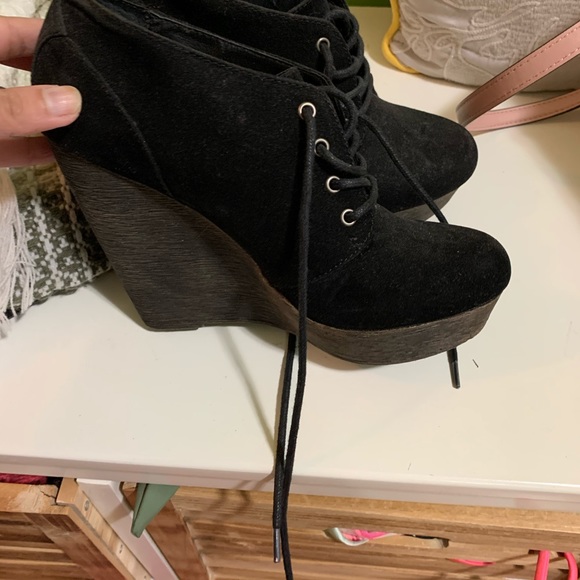 Guess wedged booties - Picture 3 of 3